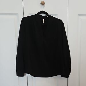 Black V-Neck Long Sleeve Women's Top